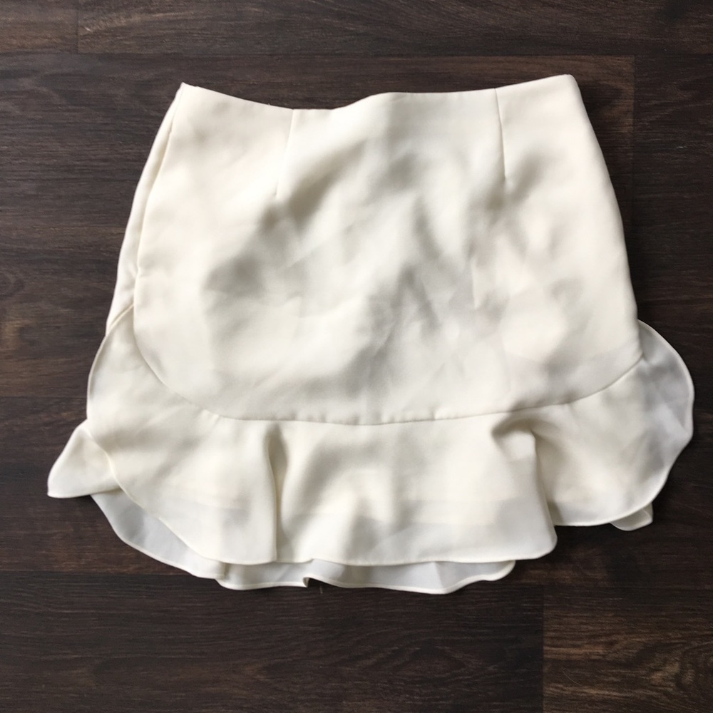 White Banana Republic Skirt with Ruffles